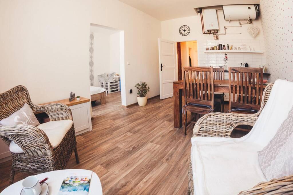 Stylovy Apartman V Centru Nachoda Dış mekan fotoğraf